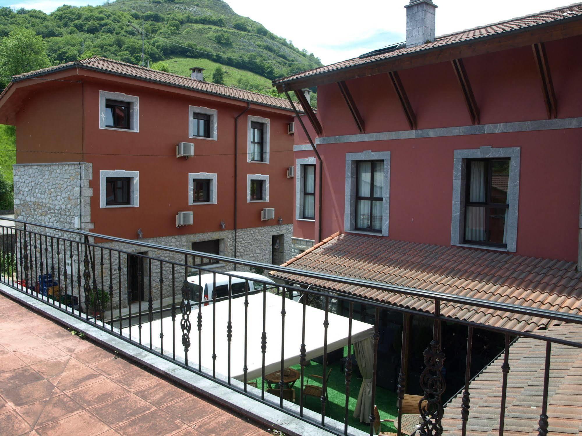 Hotel - Apartamentos Pena Santa Benia De Onis Exterior foto